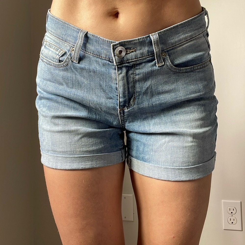 DKNY Boyfriend denim short